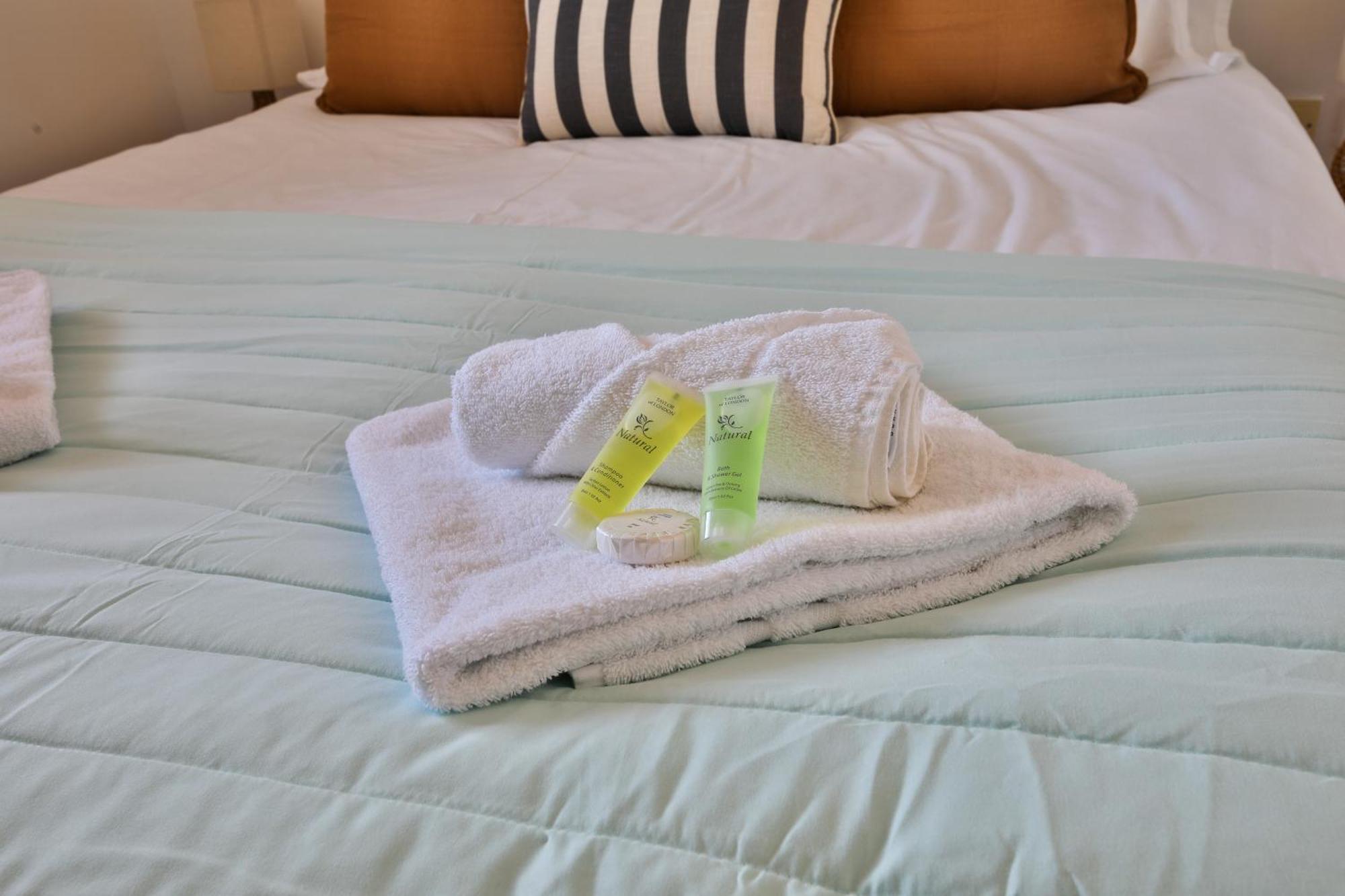 Stayright 2 Bed Beach House With Private Parking- Next To Barry Beach And Jackson Bay 외부 사진
