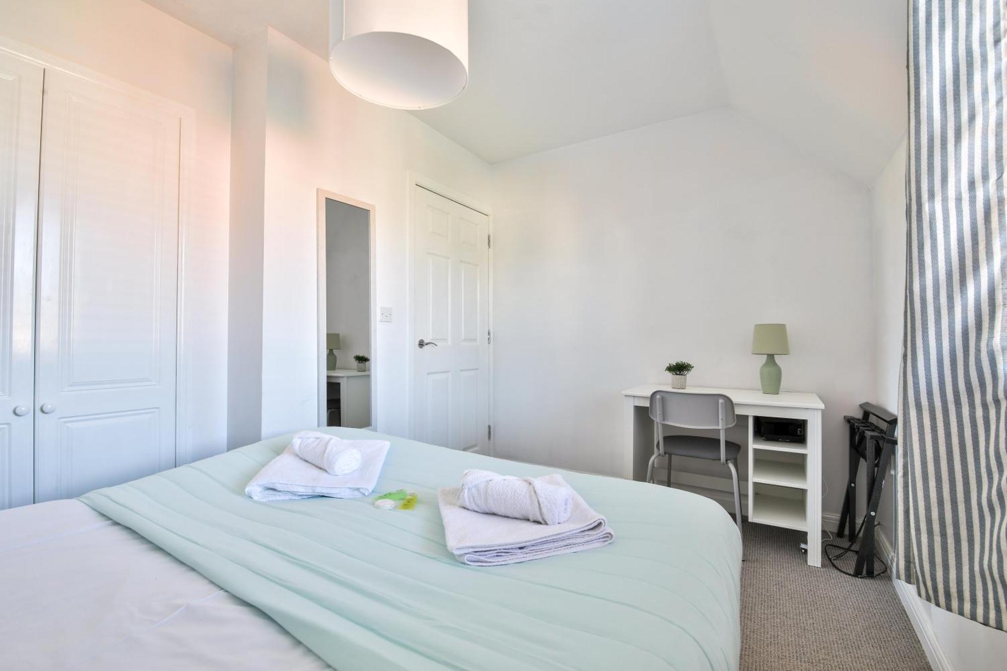 Stayright 2 Bed Beach House With Private Parking- Next To Barry Beach And Jackson Bay 외부 사진